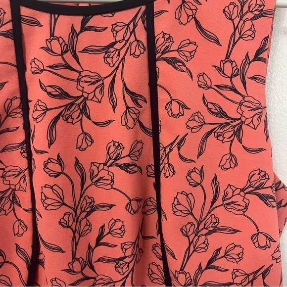 Insanely Cute Ice Cream Floral Pattern Sleeveless Peplum Top - Picture 2 of 3